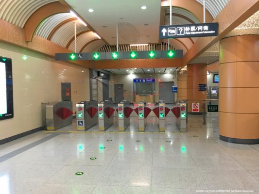 北京の地下鉄の改札出口