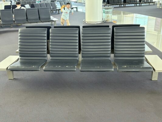 仁川空港搭乗口のシート