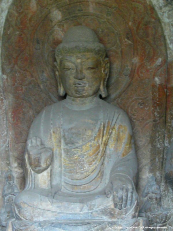 洛陽龍門石窟の万佛洞の仏像