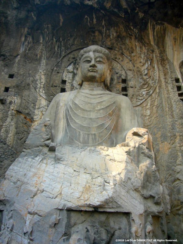 洛陽龍門石窟の奉先寺の大仏その２